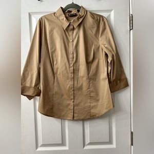 NY&CO stretch button down blouse beige, NWT
